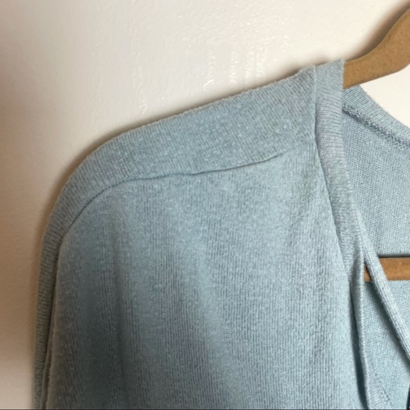 American Eagle Blue V-Neck Soft Shirt Size L - Picture 3 of 8